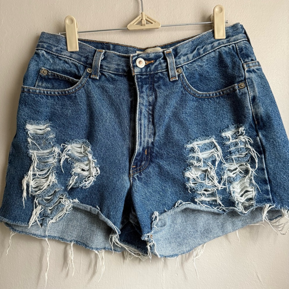 London Jean Distressed High Rise Denim Cutoff Shorts Size 8 Y2K Grunge